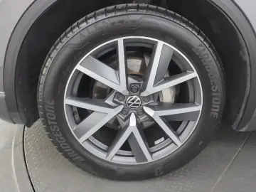 2023 Volkswagen Touareg с пробегом 51 716 км