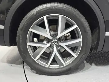 2023 Volkswagen Touareg с пробегом 60 773 км