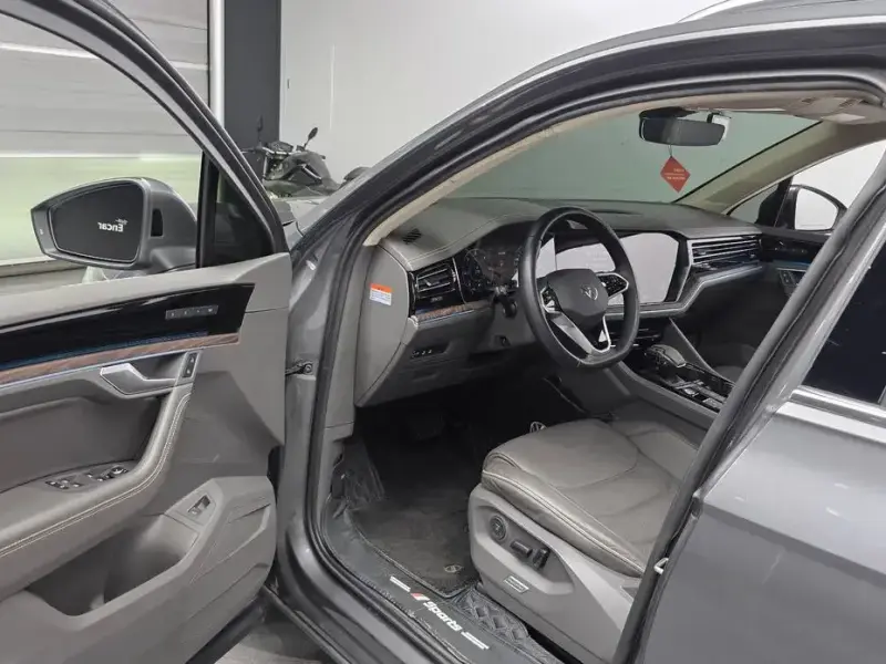 2023 Volkswagen Touareg с пробегом 51 716 км