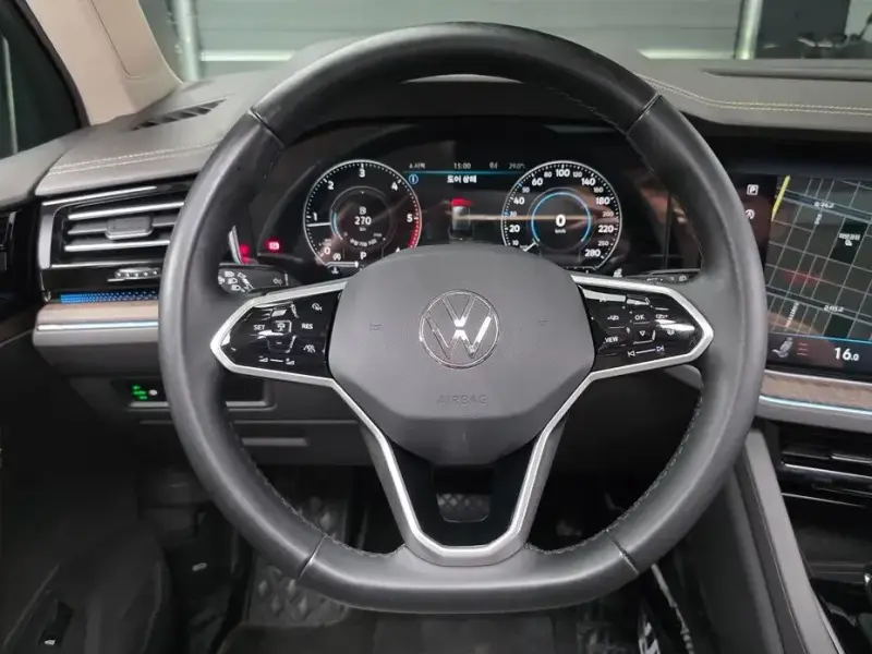 2023 Volkswagen Touareg с пробегом 51 716 км