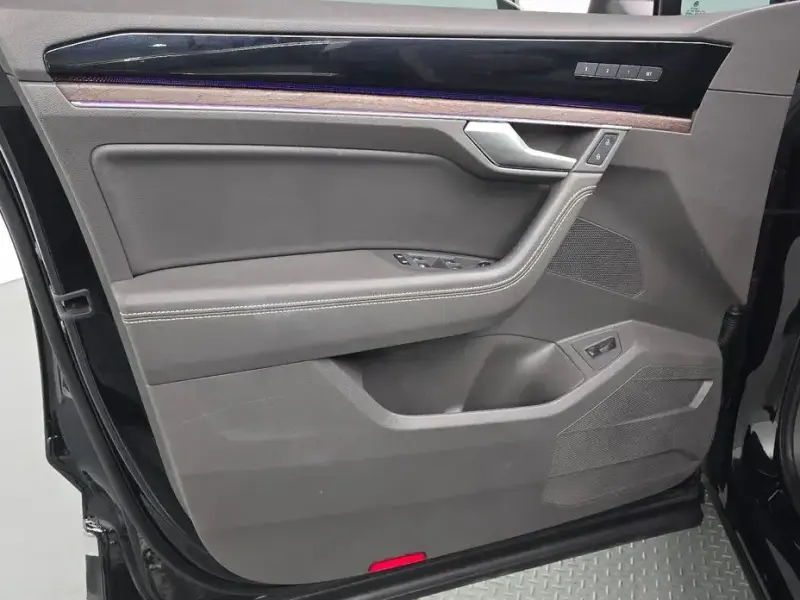 2023 Volkswagen Touareg с пробегом 60 773 км