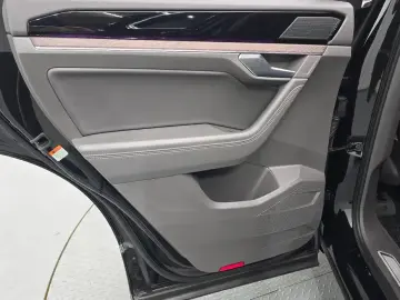 2023 Volkswagen Touareg с пробегом 60 773 км