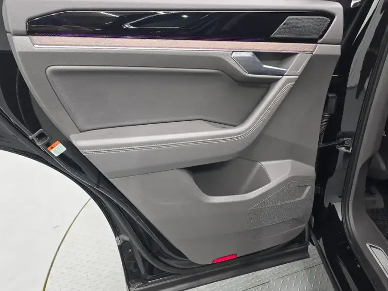 2023 Volkswagen Touareg с пробегом 60 773 км