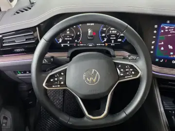 2024 Volkswagen Touareg с пробегом 26 154 км