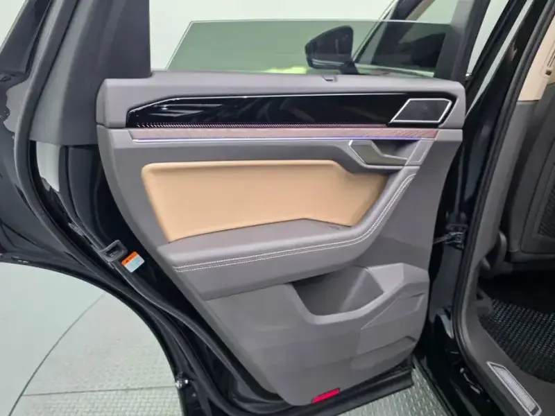 2024 Volkswagen Touareg с пробегом 26 154 км