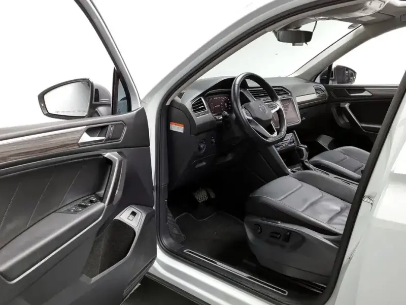2023 Volkswagen Tiguan с пробегом 57 093 км