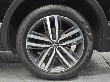 2023 Volkswagen Tiguan с пробегом 32 018 км