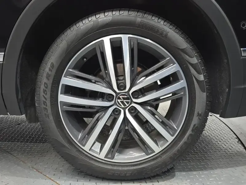 2023 Volkswagen Tiguan с пробегом 32 018 км