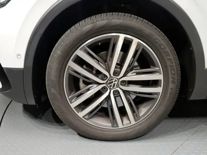 2022 Volkswagen Tiguan с пробегом 21 688 км