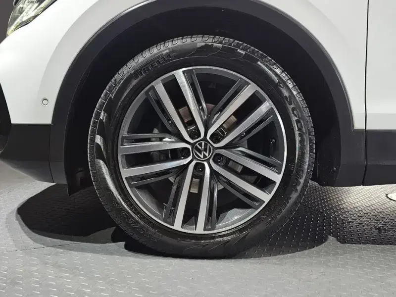 2023 Volkswagen Tiguan с пробегом 53 921 км