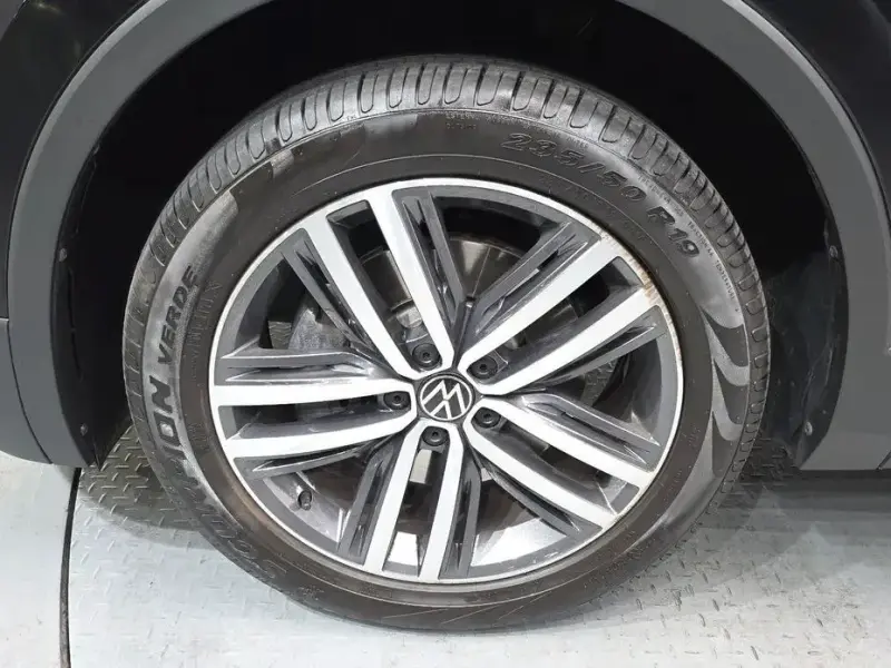 2024 Volkswagen Tiguan с пробегом 8 615 км
