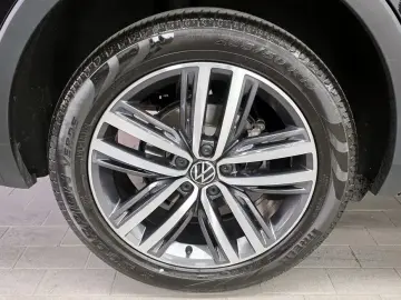 2022 Volkswagen Tiguan с пробегом 38 936 км