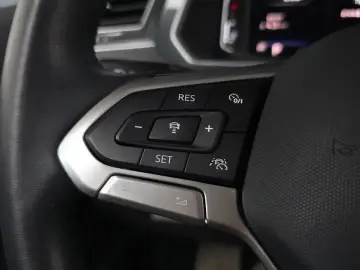 2022 Volkswagen Tiguan с пробегом 48 338 км