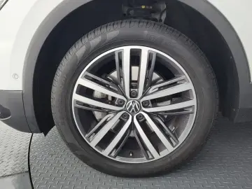 2023 Volkswagen Tiguan с пробегом 35 875 км