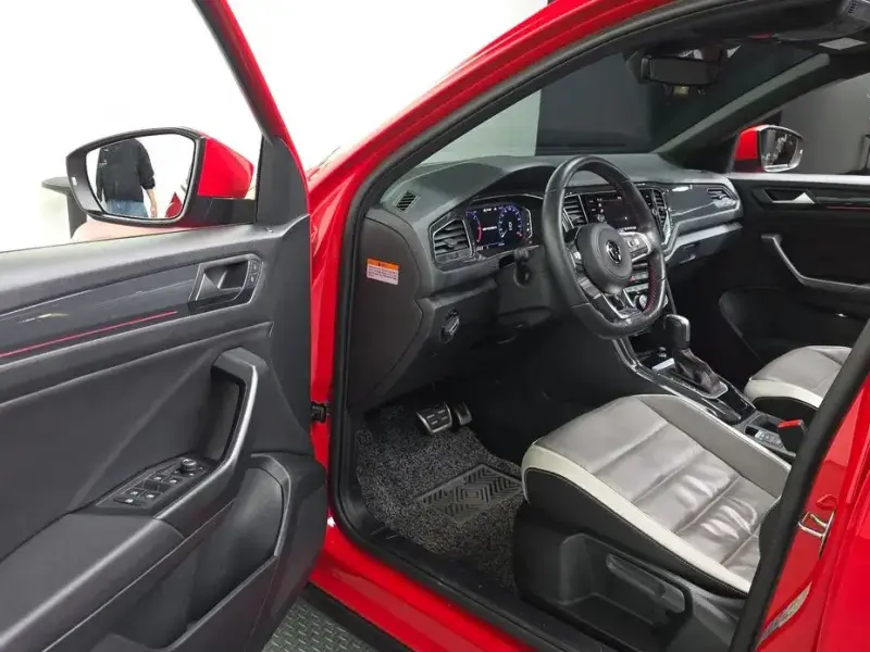 2021 Volkswagen T-Roc с пробегом 24 342 км