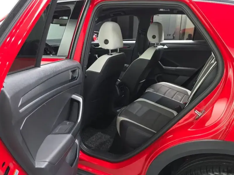 2021 Volkswagen T-Roc с пробегом 24 342 км