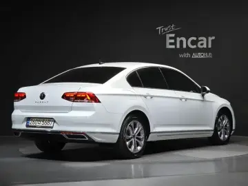 2022 Volkswagen Passat с пробегом 67 592 км