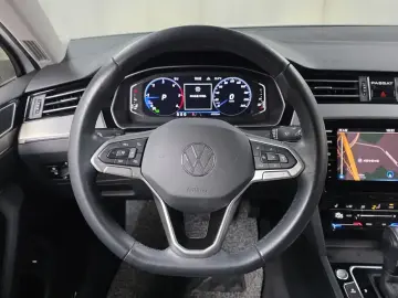 2022 Volkswagen Passat с пробегом 67 592 км