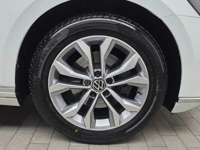 2022 Volkswagen Passat с пробегом 67 592 км