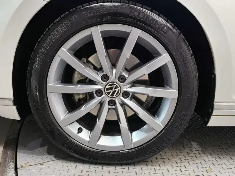 2022 Volkswagen Passat с пробегом 38 584 км