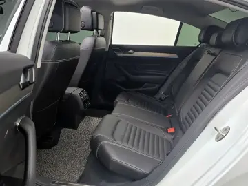 2022 Volkswagen Passat с пробегом 38 584 км
