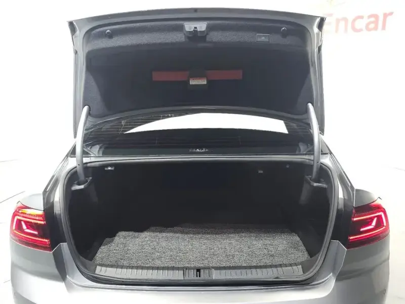 2021 Volkswagen Passat с пробегом 12 842 км
