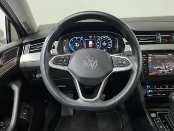 2022 Volkswagen Passat с пробегом 57 483 км