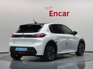 2022 Peugeot 208 с пробегом 44 698 км