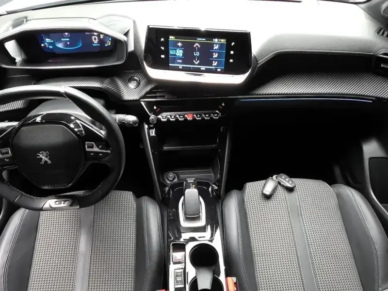 2021 Peugeot 208 с пробегом 19 927 км