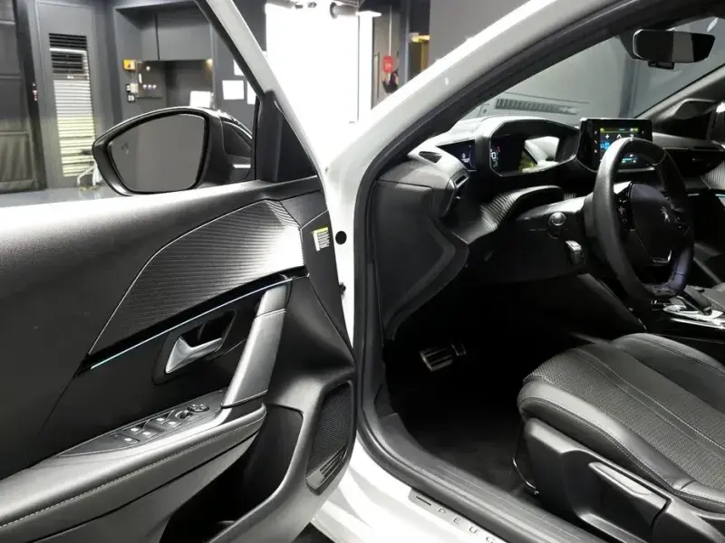 2021 Peugeot 208 с пробегом 19 927 км