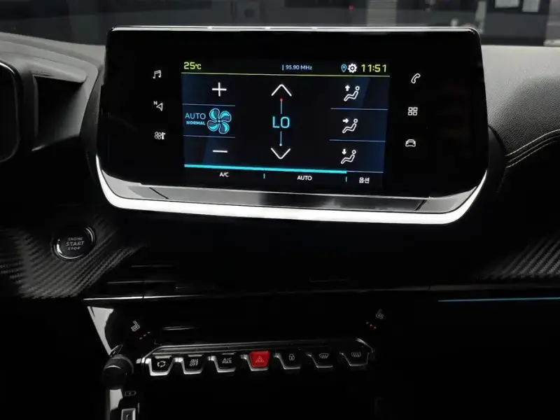 2021 Peugeot 208 с пробегом 19 927 км