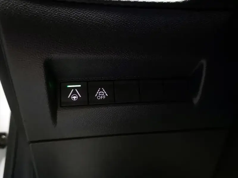 2021 Peugeot 208 с пробегом 19 927 км