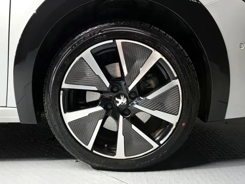 2021 Peugeot 208 с пробегом 19 927 км
