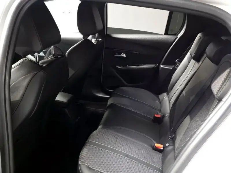 2021 Peugeot 208 с пробегом 19 927 км