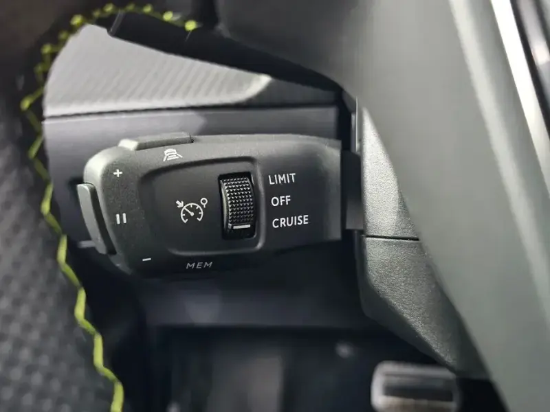 2023 Peugeot 208 с пробегом 103 228 км