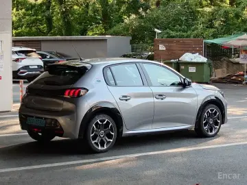 2022 Peugeot 208 с пробегом 104 200 км