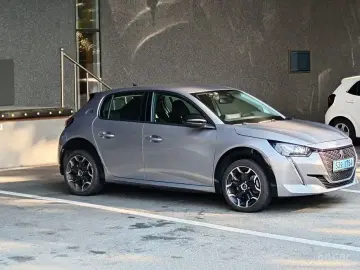 2022 Peugeot 208 с пробегом 104 200 км