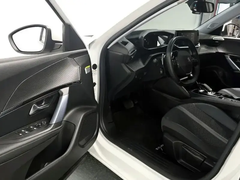 2021 Peugeot 2008 с пробегом 47 919 км