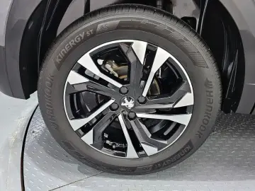 2023 Peugeot 2008 с пробегом 42 981 км