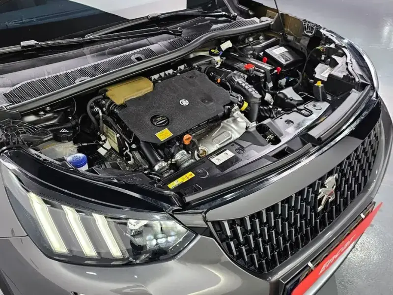 2023 Peugeot 2008 с пробегом 42 981 км