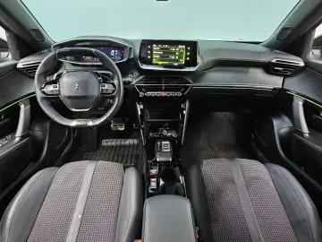 2023 Peugeot 2008 с пробегом 42 981 км