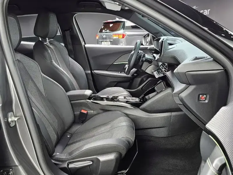 2023 Peugeot 2008 с пробегом 42 981 км