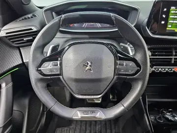 2023 Peugeot 2008 с пробегом 42 981 км