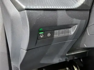 2023 Peugeot 2008 с пробегом 42 981 км