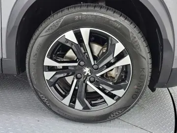 2023 Peugeot 2008 с пробегом 42 981 км