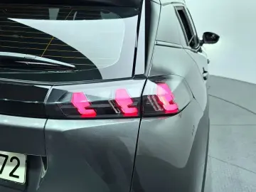 2023 Peugeot 2008 с пробегом 42 981 км