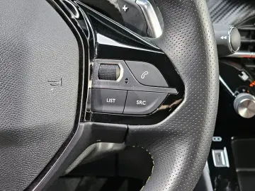 2023 Peugeot 2008 с пробегом 42 981 км
