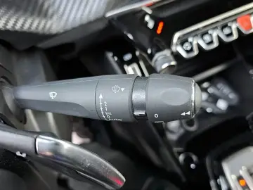 2023 Peugeot 2008 с пробегом 42 981 км