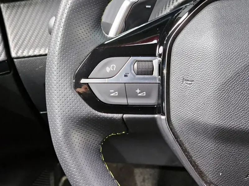 2023 Peugeot 2008 с пробегом 42 981 км