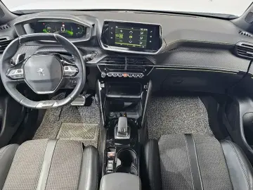 2021 Peugeot 2008 с пробегом 34 251 км